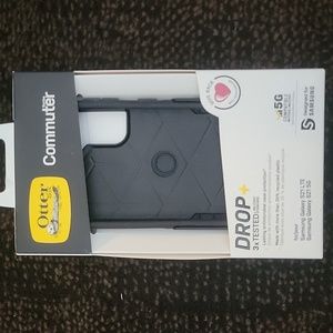 New in box Otterbox Commuter case Samsung Galaxy S21